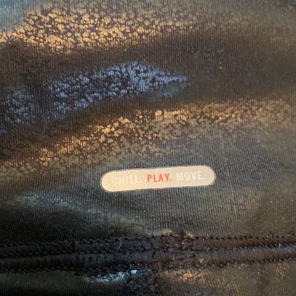 Leather looking aerie leggings - Picture 3 of 4